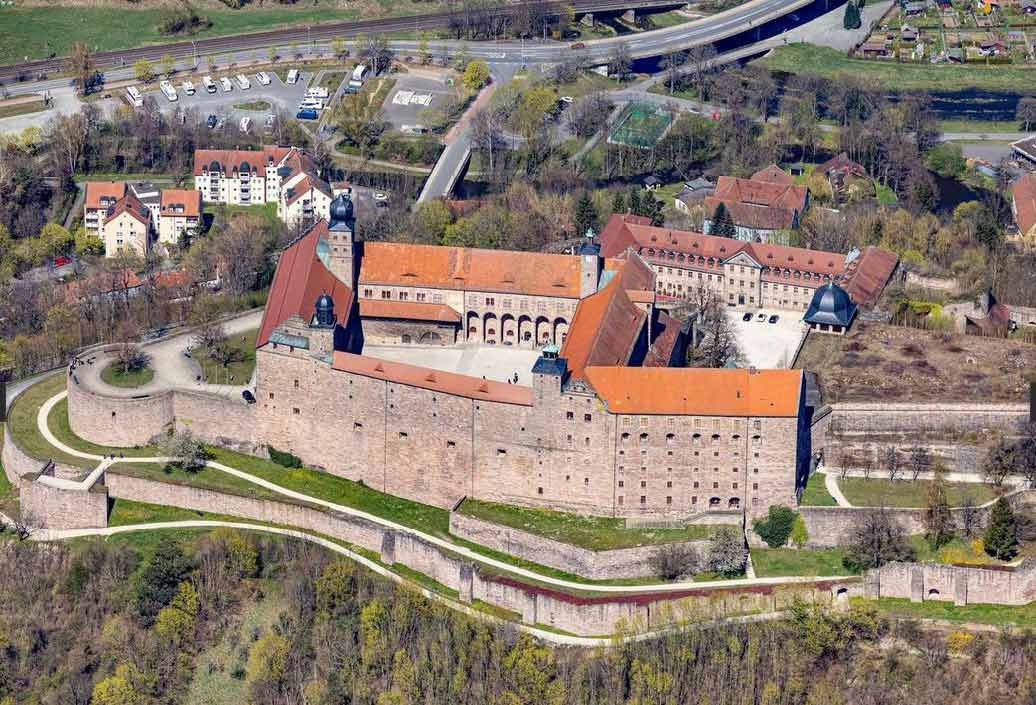 Festungsberg von Süden © Luftbild Leidorf